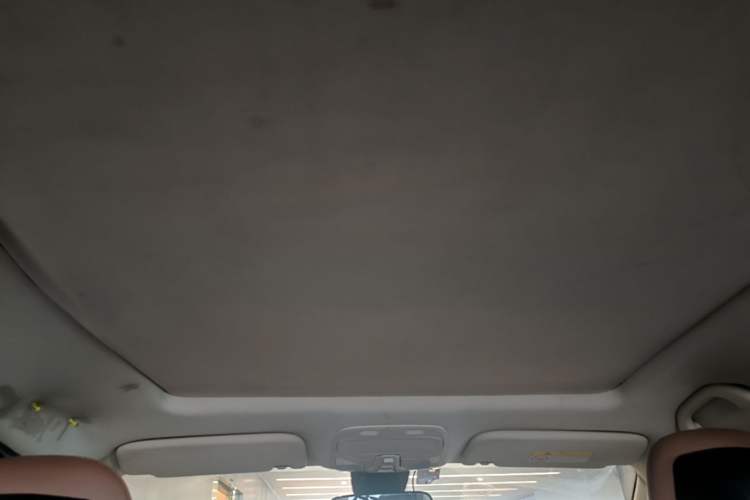 Used Soueast DX7 2015 1.5T Automatic Prestige Model Headliner