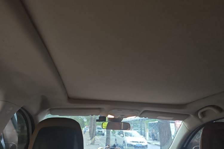 Used Soueast DX7 2015 1.5T Automatic Luxury Model Headliner