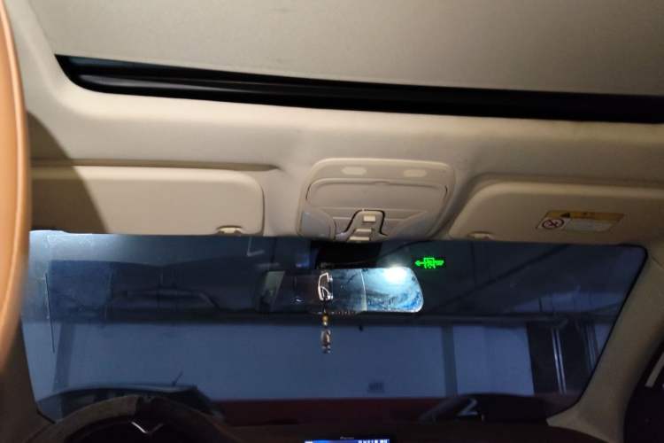 Used Soueast DX7 2015 1.5T Automatic Prestige Model Headliner