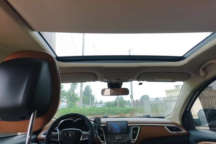 Used Soueast DX7 2015 1.5T Automatic Luxury Model Headliner