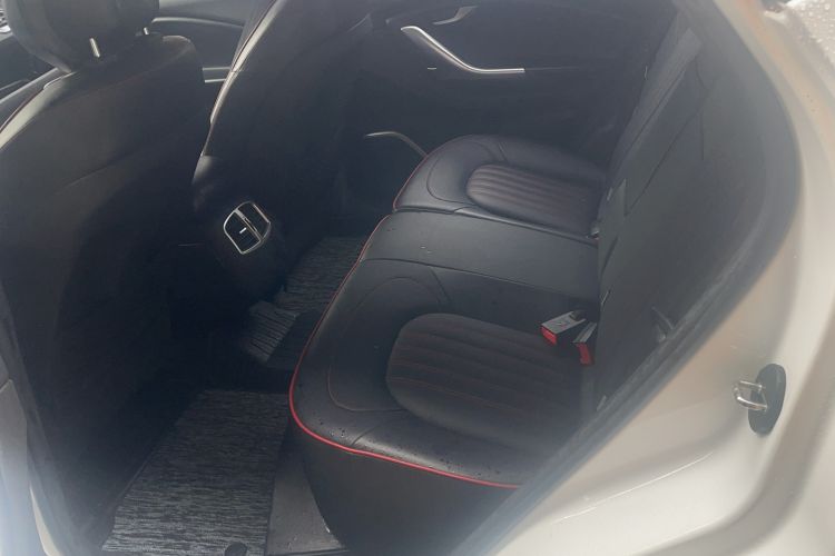 Used Soueast DX7 2015 1.5T Automatic Luxury Model Interior 1