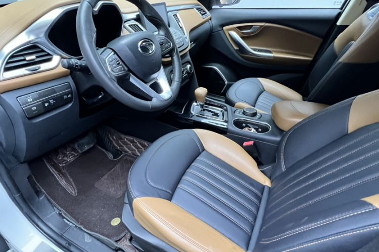 Used Soueast DX7 2015 1.5T Automatic Prestige Model Interior 2