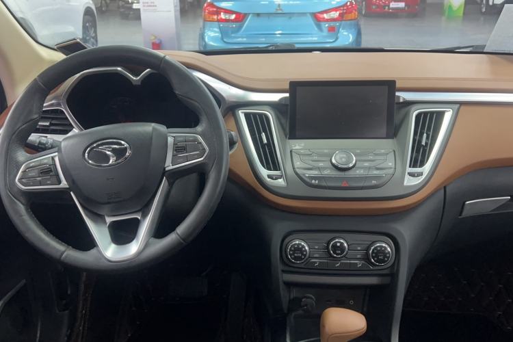 Used Soueast DX7 2015 1.5T Automatic Prestige Model Interior 4