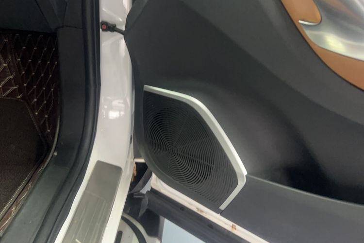Used Soueast DX7 2015 1.5T Automatic Prestige Model Interior 5