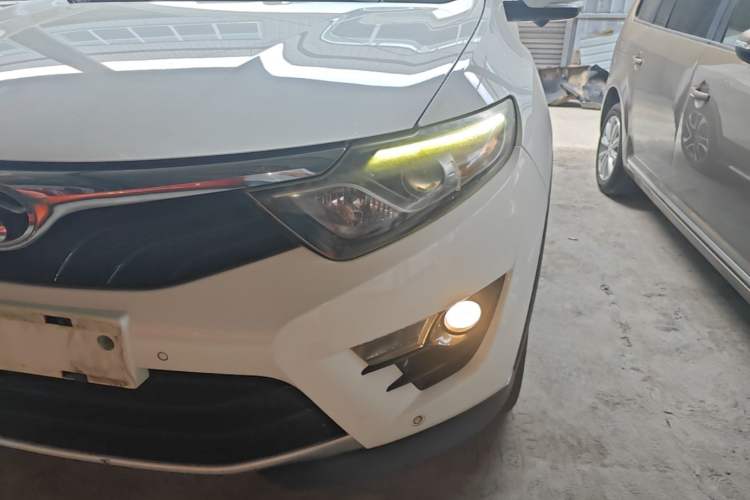 Used Soueast DX7 2015 1.5T Automatic Prestige Model Left Front Headlight