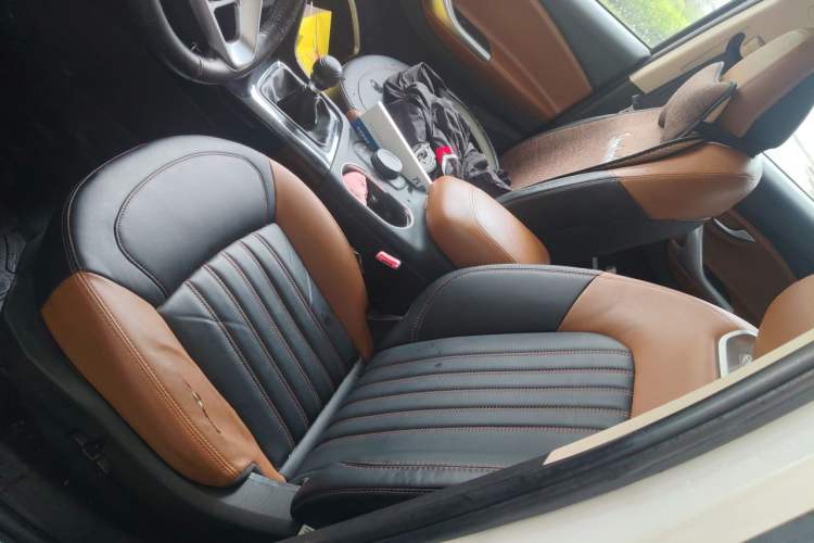 Used Soueast DX7 2015 1.5T Manual Luxury Model Left Front Seat