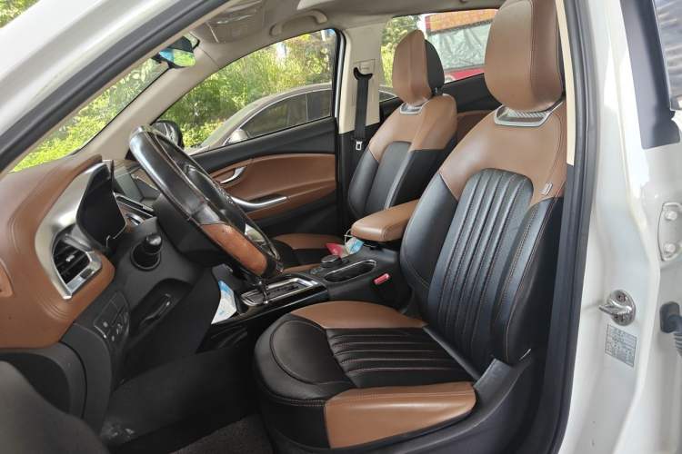 Used Soueast DX7 2015 1.5T Automatic Prestige Model Left Front Seat