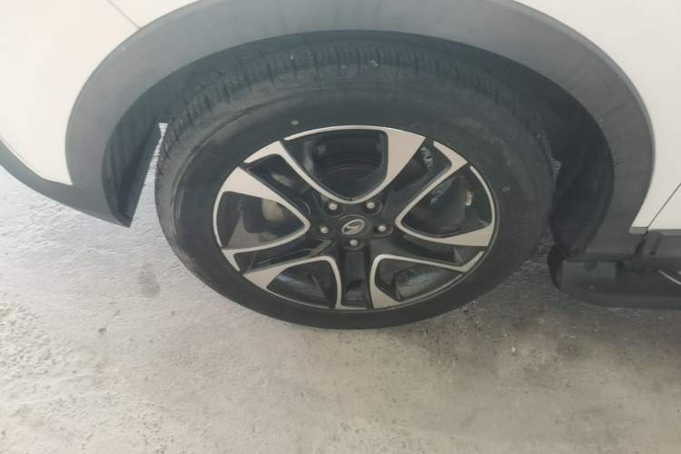 Used Soueast DX7 2015 1.5T Automatic Luxury Model Left Front Wheel Hub