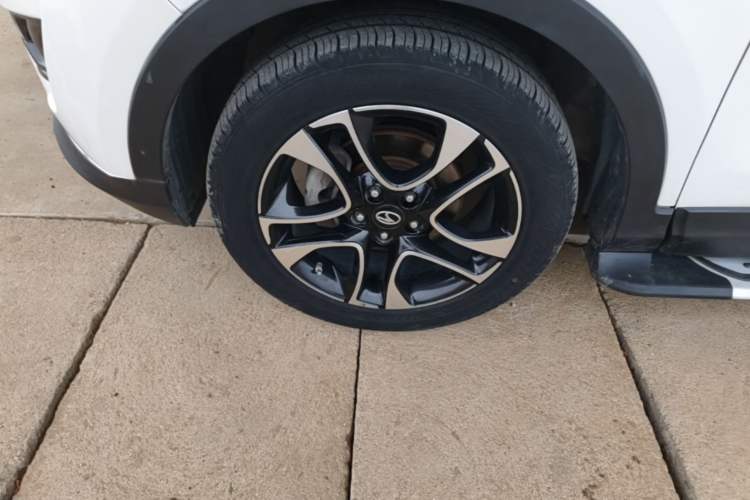 Used Soueast DX7 2015 1.5T Automatic Luxury Model Left Front Wheel Hub