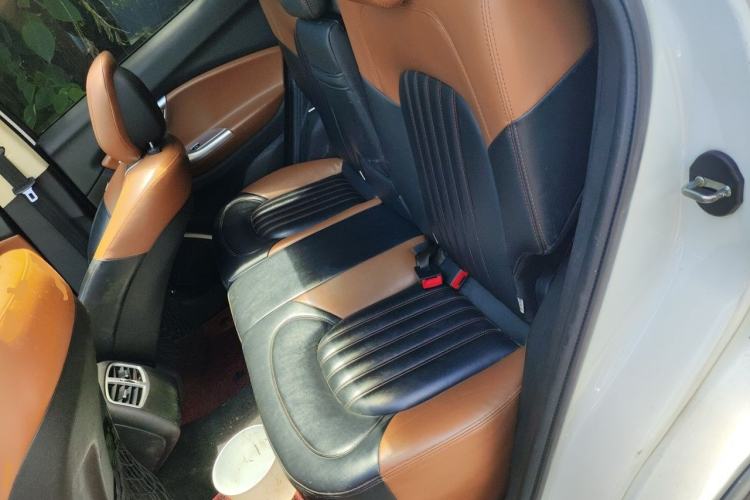 Used Soueast DX7 2015 1.5T Automatic Prestige Model Left Rear Seat