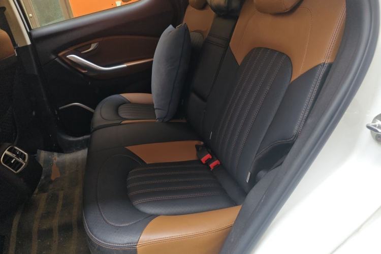 Used Soueast DX7 2015 1.5T Automatic Luxury Model Left Rear Seat