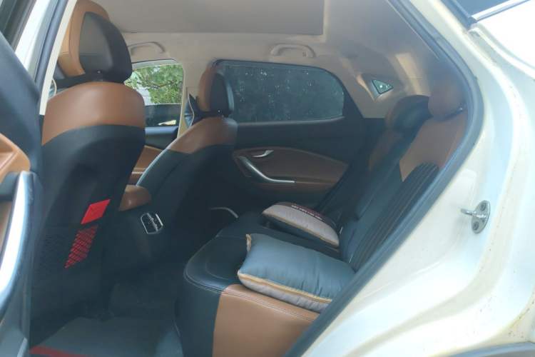 Used Soueast DX7 2015 1.5T Automatic Luxury Model Left Rear Seat