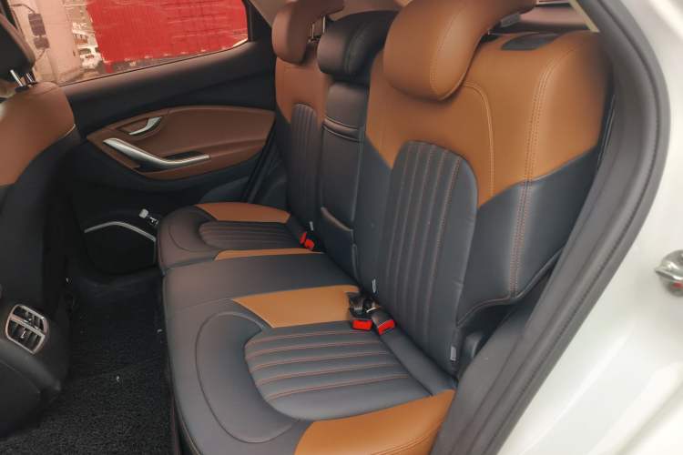 Used Soueast DX7 2015 1.5T Manual Luxury Model Left Rear Seat