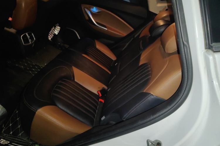 Used Soueast DX7 2015 1.5T Automatic Luxury Model Left Rear Seat