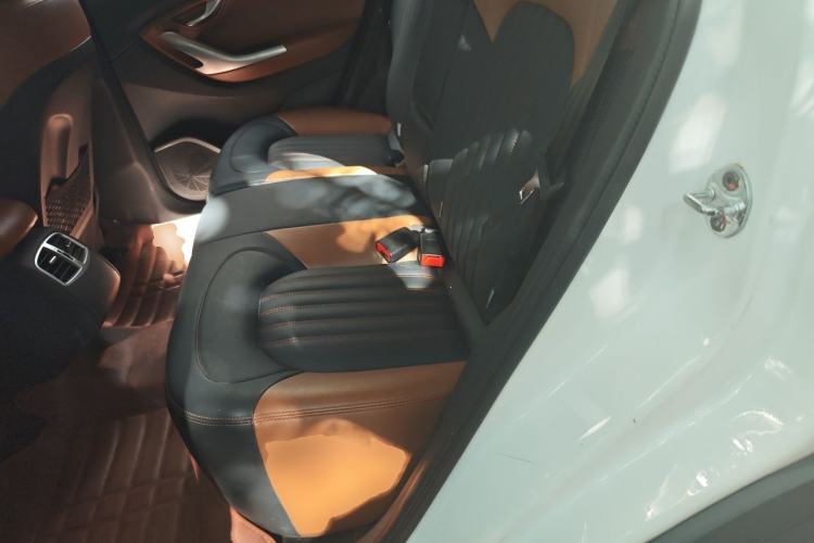 Used Soueast DX7 2015 1.5T Manual Luxury Model Left Rear Seat
