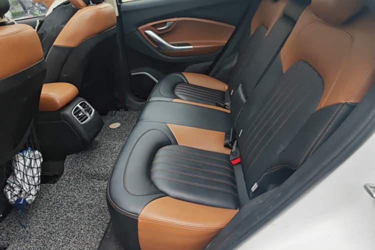 Used Soueast DX7 2015 1.5T Manual Luxury Model Left Rear Seat