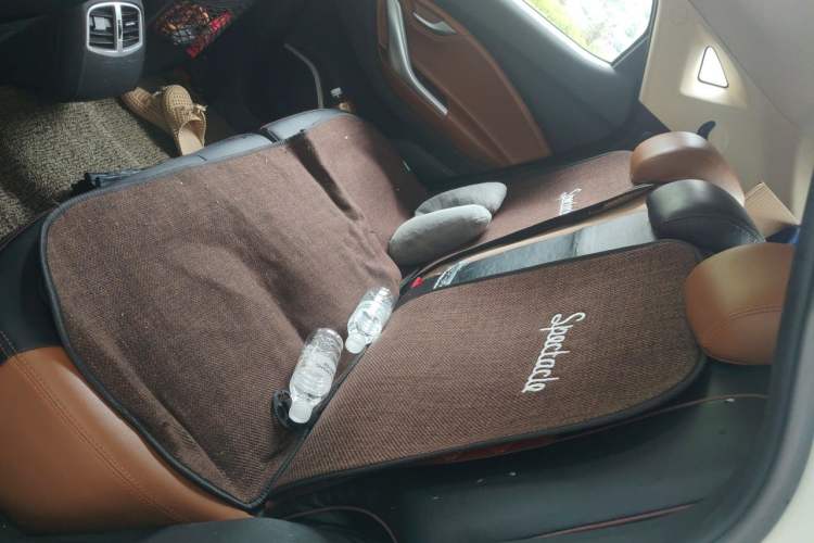 Used Soueast DX7 2015 1.5T Manual Luxury Model Left Rear Seat
