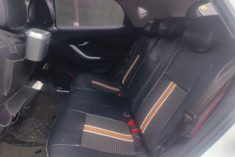 Used Soueast DX7 2015 1.5T Automatic Prestige Model Left Rear Seat