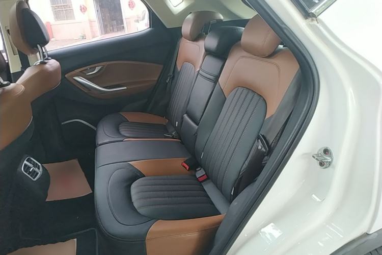 Used Soueast DX7 2015 1.5T Automatic Luxury Model Left Rear Seat