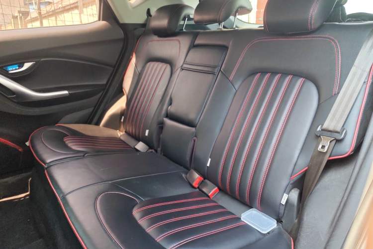 Used Soueast DX7 2015 1.5T Automatic Prestige Model Left Rear Seat