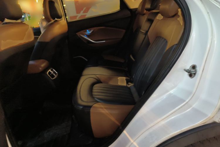 Used Soueast DX7 2015 1.5T Automatic Luxury Model Left Rear Seat