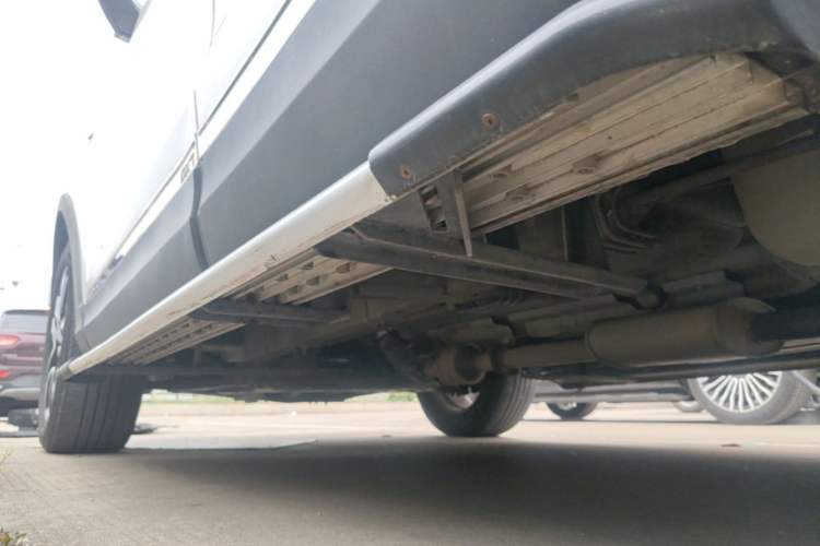 Used Soueast DX7 2015 1.5T Automatic Luxury Model Left Side Sill