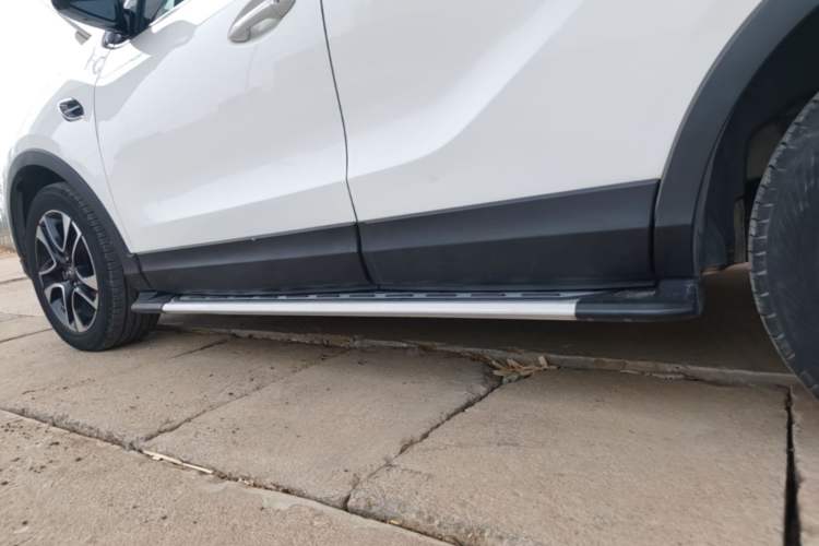 Used Soueast DX7 2015 1.5T Automatic Luxury Model Left Side Sill