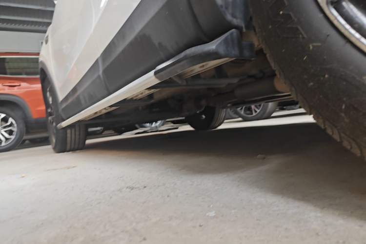 Used Soueast DX7 2015 1.5T Automatic Prestige Model Left Side Sill
