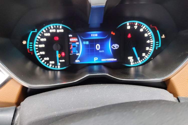 Used Soueast DX7 2015 1.5T Automatic Prestige Model Odometer Close Up