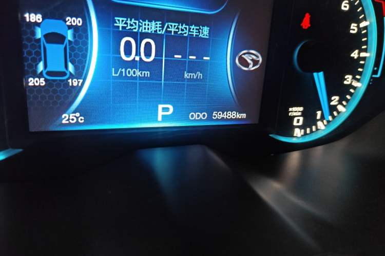 Used Soueast DX7 2015 1.5T Automatic Luxury Model Odometer Close Up