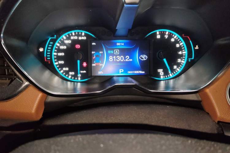 Used Soueast DX7 2015 1.5T Automatic Prestige Model Odometer Close Up