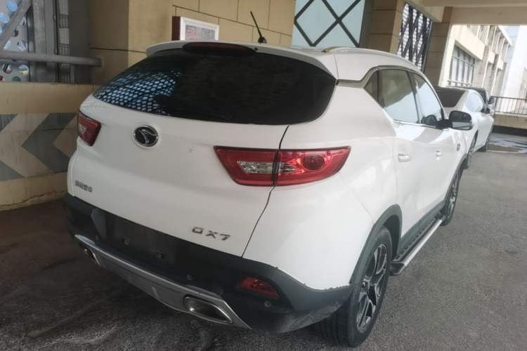 Used Soueast DX7 2015 1.5T Automatic Luxury Model Rear Right 45 Deg