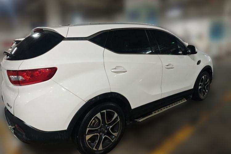 Used Soueast DX7 2015 1.5T Automatic Luxury Model Rear Right 45 Deg