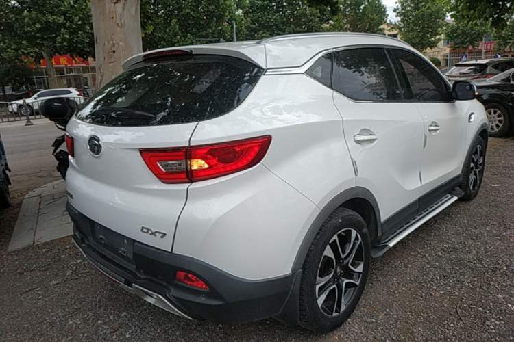 Used Soueast DX7 2015 1.5T Automatic Luxury Model Rear Right 45 Deg