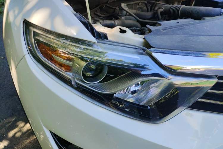 Used Soueast DX7 2015 1.5T Automatic Prestige Model Right Front Headlight