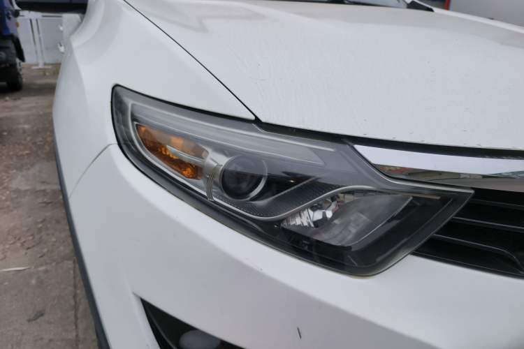 Used Soueast DX7 2015 1.5T Manual Luxury Model Right Front Headlight
