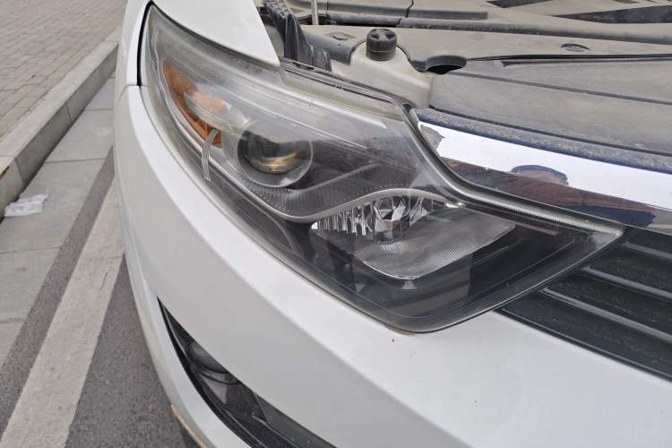 Used Soueast DX7 2015 1.5T Automatic Prestige Model Right Front Headlight