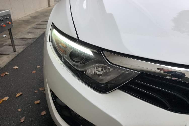 Used Soueast DX7 2015 1.5T Automatic Luxury Model Right Front Headlight