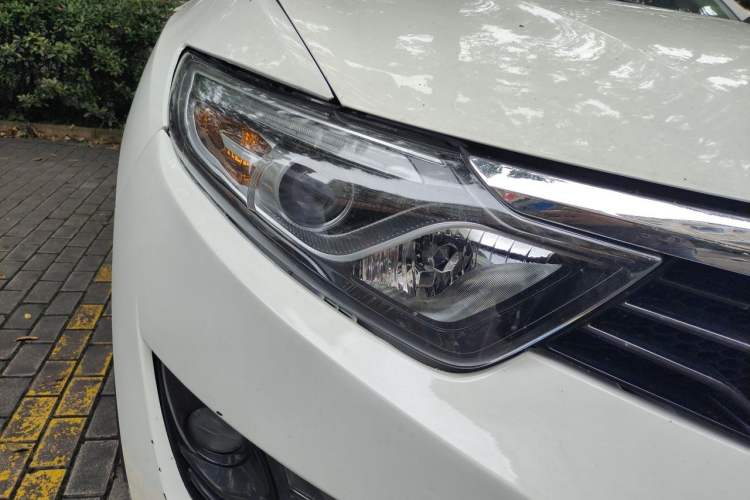 Used Soueast DX7 2015 1.5T Automatic Prestige Model Right Front Headlight