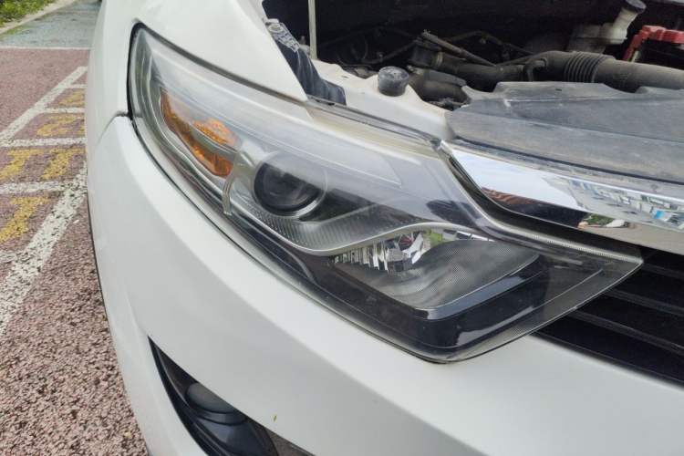 Used Soueast DX7 2015 1.5T Manual Luxury Model Right Front Headlight