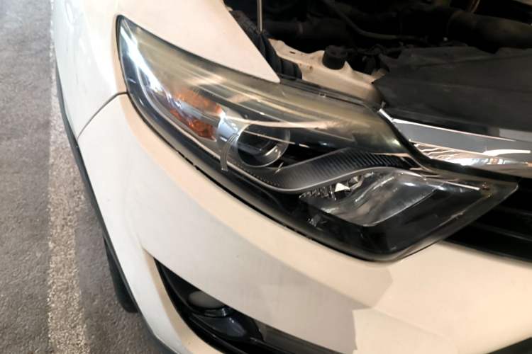 Used Soueast DX7 2015 1.5T Automatic Prestige Model Right Front Headlight