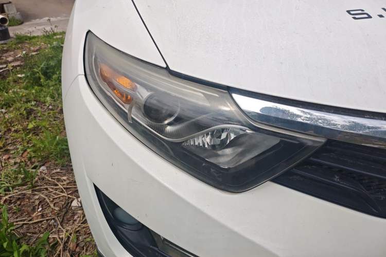 Used Soueast DX7 2015 1.5T Automatic Prestige Model Right Front Headlight