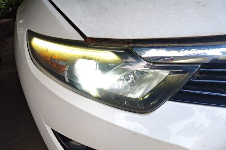 Used Soueast DX7 2015 1.5T Manual Luxury Model Right Front Headlight