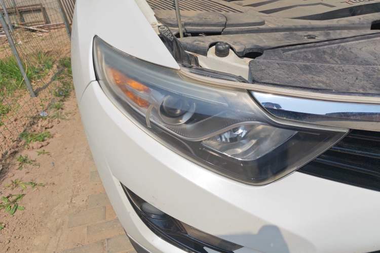 Used Soueast DX7 2015 1.5T Automatic Prestige Model Right Front Headlight