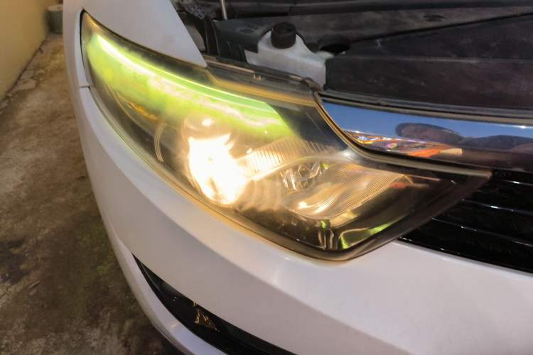 Used Soueast DX7 2015 1.5T Automatic Luxury Model Right Front Headlight