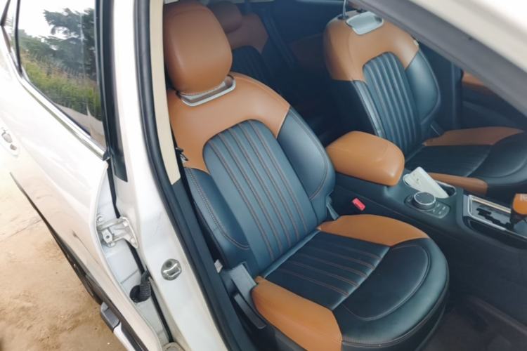 Used Soueast DX7 2015 1.5T Automatic Luxury Model Right Front Seat