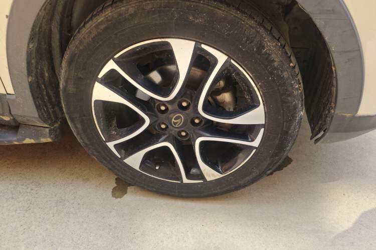 Used Soueast DX7 2015 1.5T Automatic Luxury Model Right Front Wheel Hub