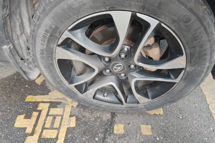 Used Soueast DX7 2015 1.5T Automatic Prestige Model Right Front Wheel Hub