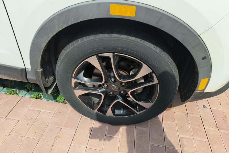 Used Soueast DX7 2015 1.5T Automatic Prestige Model Right Front Wheel Hub