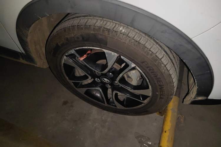 Used Soueast DX7 2015 1.5T Automatic Luxury Model Right Front Wheel Hub